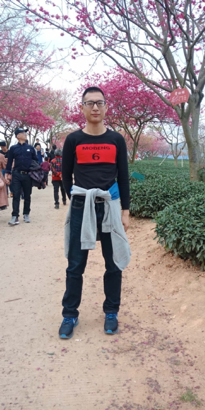 小梁的第二张照片--东山征婚网