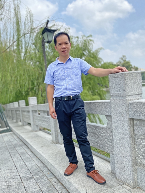 奇峰向阳的第一张照片--东山征婚网