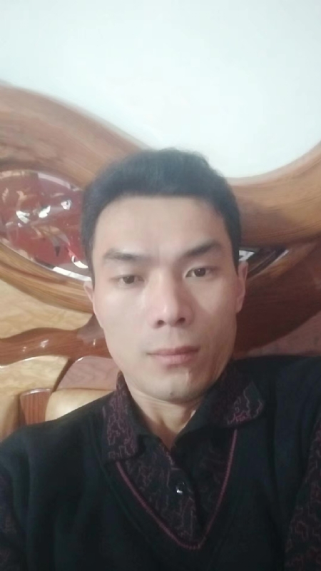 错把真心喂了狗的第四张照片--东山征婚网
