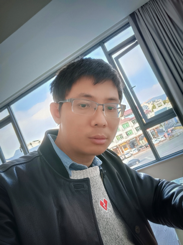 也许只是缺少一个拥抱的第二张照片--东山征婚网