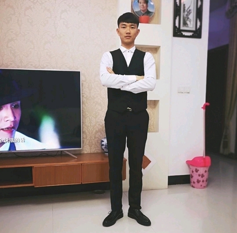 龙飞的第一张照片--东山征婚网