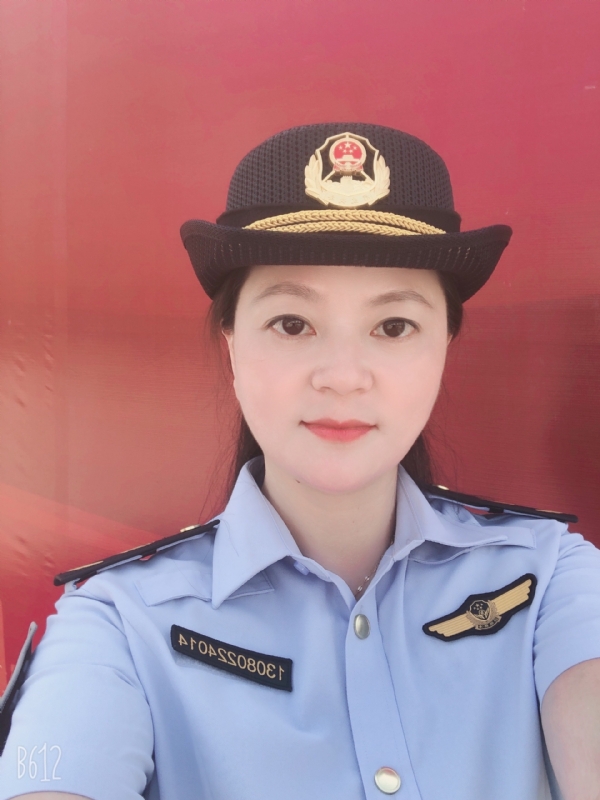 明明的第一张照片--东山征婚网