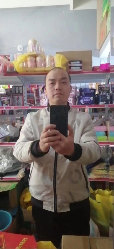 便利店的第一张照片--东山征婚网