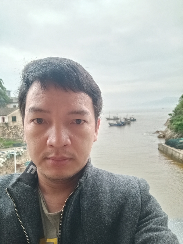 啊亮的第一张照片--东山征婚网