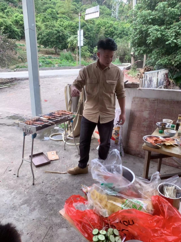 你黑我哟的第一张照片--东山征婚网