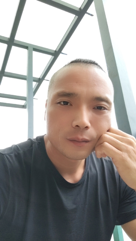 伯爵的第三张照片--东山征婚网