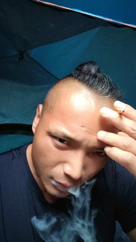 伯爵的第四张照片--东山征婚网