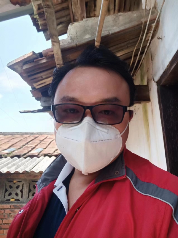 如影随形的第一张照片--东山征婚网