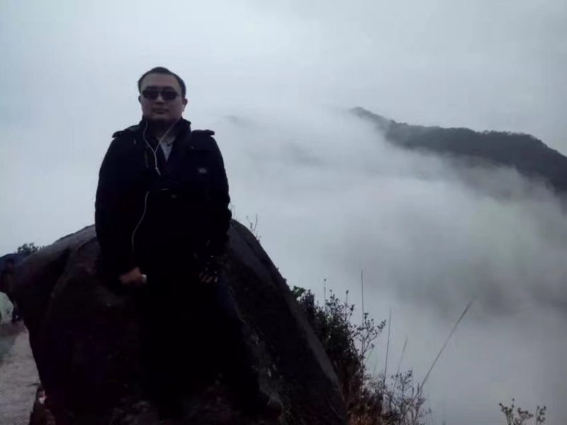 如影随形的第三张照片--东山征婚网