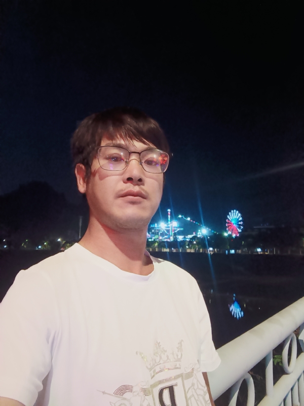 任豐的第一张照片--东山征婚网