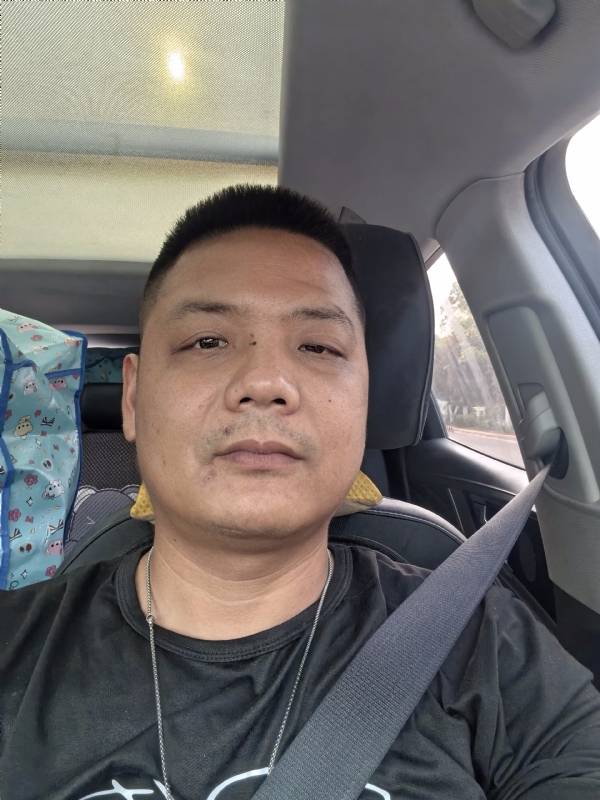 卖电池的大叔的第一张照片--东山征婚网